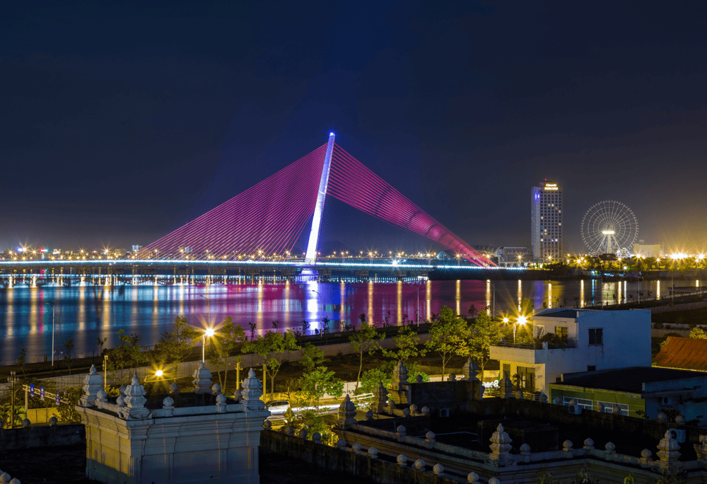 Tran Thi Ly Bridge is well-known for its distinctive sail-like architectural design (Source: Canva)